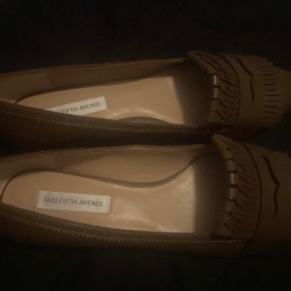 Saks Fifth Avenue Kayla Cognac Flats Never Worn size 7M